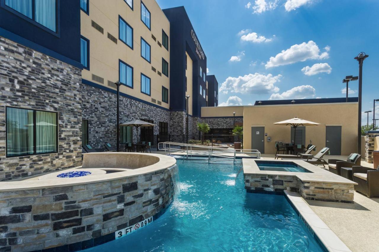 Courtyard By Marriott Houston Katy Mills Hotel Екстериор снимка