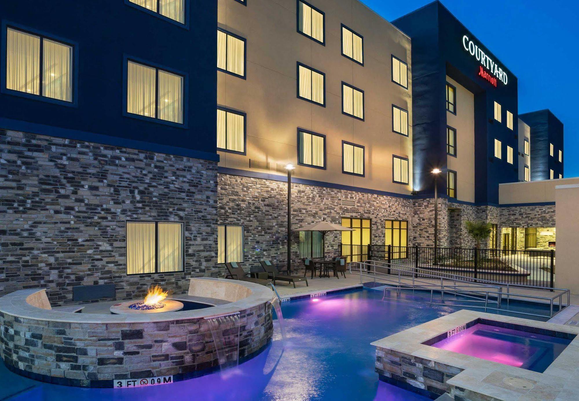 Courtyard By Marriott Houston Katy Mills Hotel Екстериор снимка